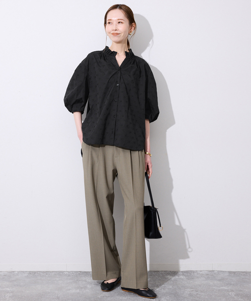 SLOBE IENA(スローブイエナ)の「《WEB・一部店舗限定》フラワー刺繍5分袖ブラウス(シャツ/ブラウス・レディース・スカイブルー/ブラック/ピンク・FREE)」の4枚目の写真