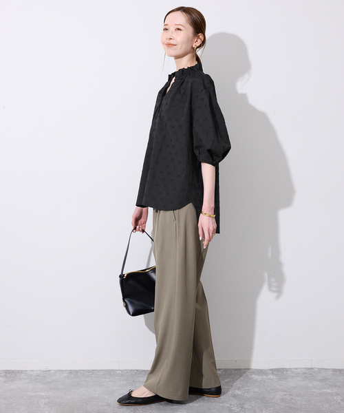SLOBE IENA(スローブイエナ)の「《WEB・一部店舗限定》フラワー刺繍5分袖ブラウス(シャツ/ブラウス・レディース・スカイブルー/ブラック/ピンク・FREE)」の5枚目の写真