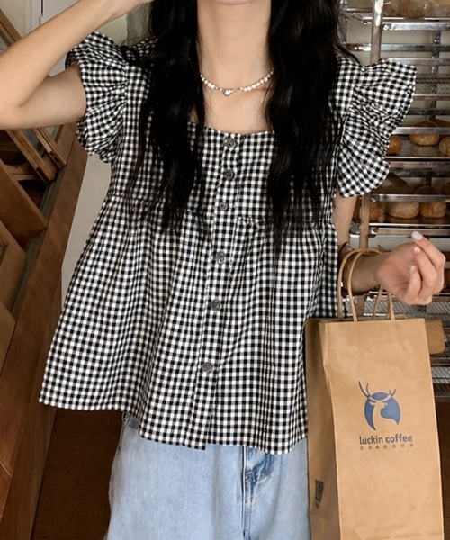 mielu(ミエル)の「《大人フェミニン/デート服にもおすすめ♪》ギンガム切替フリルスリーブトップス(シャツ/ブラウス・レディース・レッド/ブラック・MEDIUM/LARGE)」の4枚目の写真