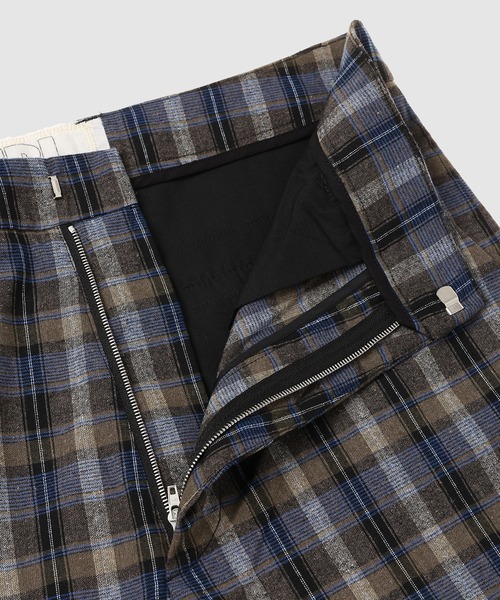 ERL（イーアールエル）の「UNISEX CHECK SHORTS WOVEN（その他パンツ・メンズ・グレー・S/M）」の6枚目の写真