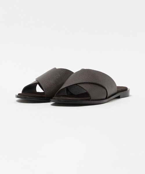 UNITED ARROWS（ユナイテッドアローズ）の「【別注】＜L/UCCA＞ GRAIN LEATHER CROSS SANDAL/グレインレザー クロスサンダル（サンダル・メンズ・ダークブラウン・41/40/42/43）」の2枚目の写真
