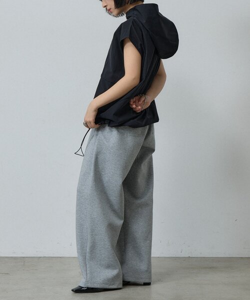 goocy(グーシー)の「【ラッシュガード】フード付きビッグポケット(Tシャツ/カットソー・レディース・ブラック/チャコールグレー・FREE)」の5枚目の写真