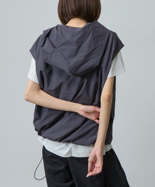goocy(グーシー)の「【ラッシュガード】フード付きビッグポケット(Tシャツ/カットソー・レディース・ブラック/チャコールグレー・FREE)」の9枚目の写真