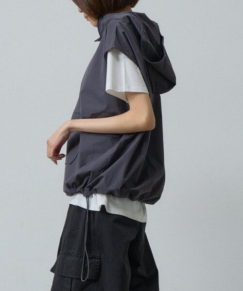 goocy(グーシー)の「【ラッシュガード】フード付きビッグポケット(Tシャツ/カットソー・レディース・ブラック/チャコールグレー・FREE)」の10枚目の写真