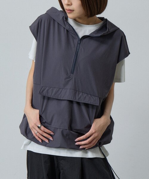goocy(グーシー)の「【ラッシュガード】フード付きビッグポケット(Tシャツ/カットソー・レディース・ブラック/チャコールグレー・FREE)」の12枚目の写真