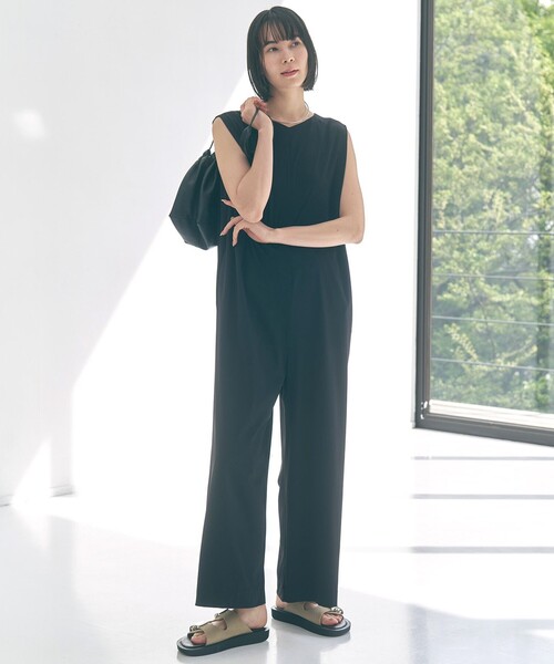UNFILO（アンフィーロ）の「【野呂佳代さん着用】UVカット ドライトリコット オールインワン（つなぎ/オールインワン・レディース・グレー系/ブラック系・SMALL/MEDIUM/LARGE）」の4枚目の写真