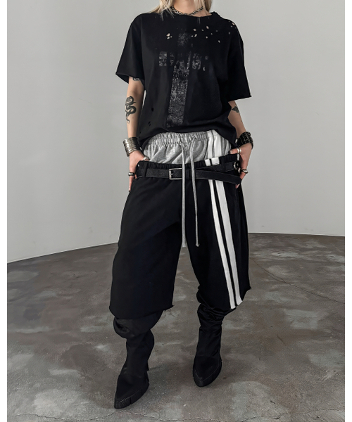 ROARINGRAD(ロアリングラド)の「W.ダブルウエストバミューダスウェットパンツ ブラック(その他パンツ・レディース・その他・MEDIUM/LARGE)」の1枚目の写真