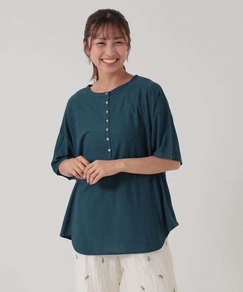 HEART MARKET(ハートマーケット)の「ヘンリーヘムテールチュニック(Tシャツ/カットソー・レディース・ナチュラル/ピンク/ブラック/ブルー/チャコール/ライトパープル・FREE)」の4枚目の写真