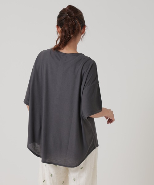 HEART MARKET(ハートマーケット)の「ヘンリーヘムテールチュニック(Tシャツ/カットソー・レディース・ナチュラル/ピンク/ブラック/ブルー/チャコール/ライトパープル・FREE)」の7枚目の写真