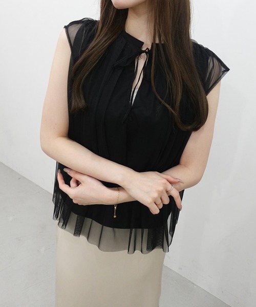 SOELA（ソエラ）の「【INGNI　SOELA】オーガンジーレイヤードトップス／WEB限定（Tシャツ/カットソー・レディース・ブラック/オフホワイト・FREE）」の9枚目の写真