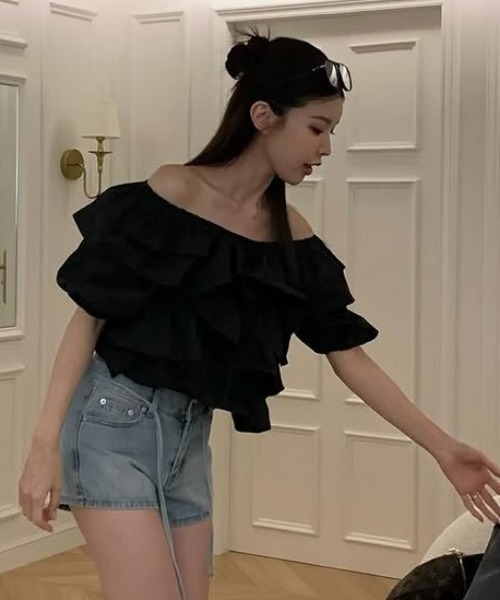 FAVORITO(ファヴォリート)の「フリルブラウス(シャツ/ブラウス・レディース・ホワイト/ベージュ/ブラック・F)」の18枚目の写真