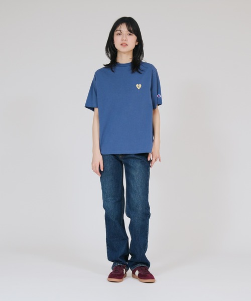 Champion(チャンピオン)の「【Champion/チャンピオン】レディース ショートスリーブTシャツ(Tシャツ/カットソー・レディース・ダークブラウン/ブラック系その他/ホワイト/ブルー系その他3・MEDIUM/LARGE)」の5枚目の写真