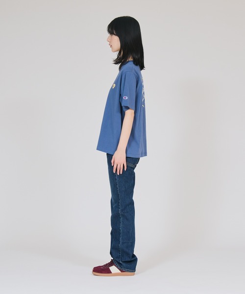 Champion(チャンピオン)の「【Champion/チャンピオン】レディース ショートスリーブTシャツ(Tシャツ/カットソー・レディース・ダークブラウン/ブラック系その他/ホワイト/ブルー系その他3・MEDIUM/LARGE)」の6枚目の写真