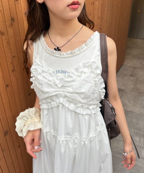w closet（ダブルクローゼット）の「レース切替キャミワンピース（ワンピース・レディース・オフホワイト/サックスブルー/レッド/ブラック・FREE）」の6枚目の写真