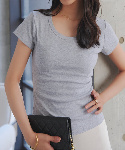 KOBE LETTUCE(コウベレタス)の「UネックフィットTシャツ(Tシャツ/カットソー・レディース・ブラック/オフホワイト/グレー/ブルー・M)」の3枚目の写真