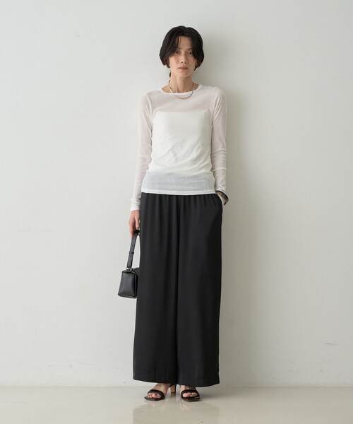 qualite(カリテ)の「【接触冷感素材】ストレッチフライスカットソー(Tシャツ/カットソー・レディース・その他/オフホワイト/チャコールグレー・フリー)」の8枚目の写真