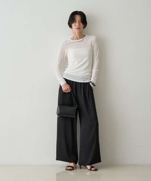 qualite(カリテ)の「【接触冷感素材】ストレッチフライスカットソー(Tシャツ/カットソー・レディース・その他/オフホワイト/チャコールグレー・フリー)」の9枚目の写真