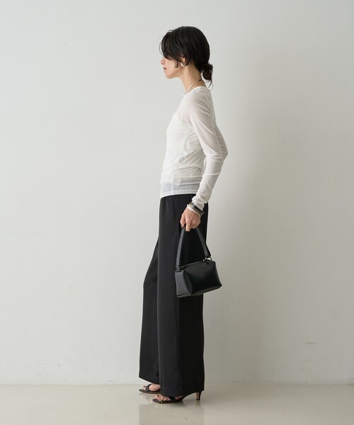qualite(カリテ)の「【接触冷感素材】ストレッチフライスカットソー(Tシャツ/カットソー・レディース・その他/オフホワイト/チャコールグレー・フリー)」の11枚目の写真