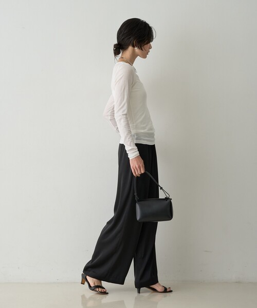 qualite(カリテ)の「【接触冷感素材】ストレッチフライスカットソー(Tシャツ/カットソー・レディース・その他/オフホワイト/チャコールグレー・フリー)」の13枚目の写真