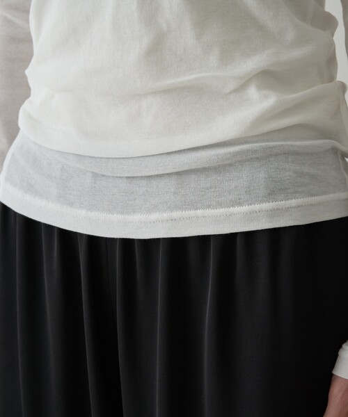 qualite(カリテ)の「【接触冷感素材】ストレッチフライスカットソー(Tシャツ/カットソー・レディース・その他/オフホワイト/チャコールグレー・フリー)」の18枚目の写真