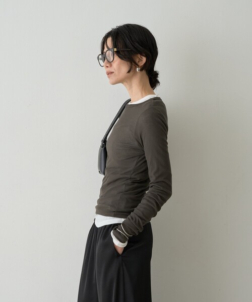 qualite(カリテ)の「【接触冷感素材】ストレッチフライスカットソー(Tシャツ/カットソー・レディース・その他/オフホワイト/チャコールグレー・フリー)」の22枚目の写真
