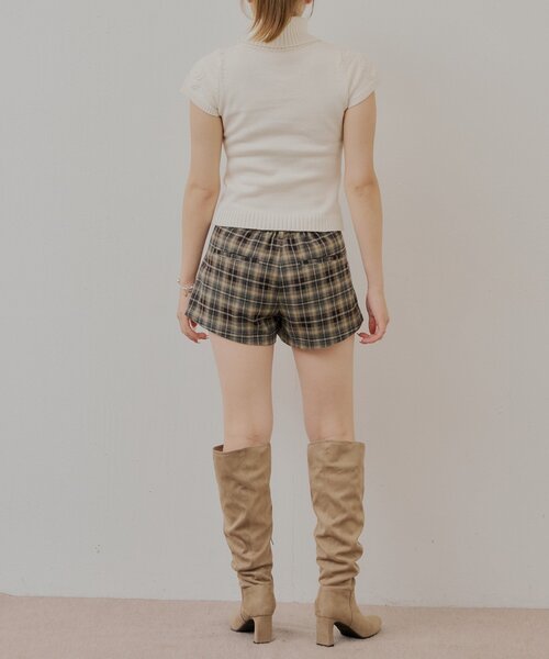 Chico(チコ)の「【新色登場/2サイズ展開】ローウエストコンパクトショートパンツ(その他パンツ・レディース・ベージュ系その他2/ブラウン系その他2/ブラック・SMALL/MEDIUM)」の20枚目の写真