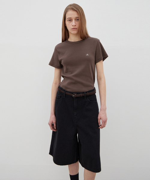 LEVAR(レバー)の「Relaxed Wide Bermuda Denim - Black(デニムパンツ・レディース・その他・SMALL/MEDIUM/LARGE)」の3枚目の写真