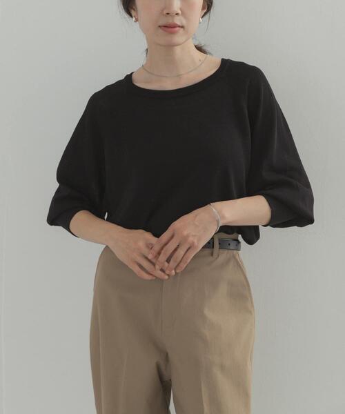 URBAN RESEARCH DOORS(アーバンリサーチドアーズ)の「ドライタッチラグランニットプルオーバー(ニット/セーター・レディース・チャコールグレー/ブラック/ブルー・FREE)」の2枚目の写真