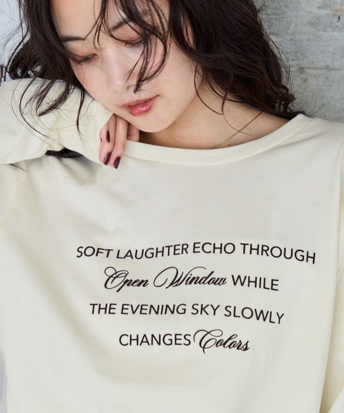 VIS(ビス)の「ロゴ&フォトアソートロングTシャツ(Tシャツ/カットソー・レディース・キナリ/ホワイト系その他/ホワイト・FREE)」の1枚目の写真