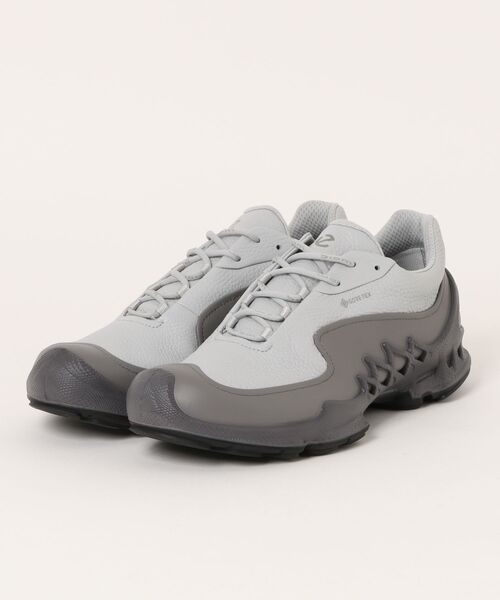 ECCO(エコー)の「ECCO BIOM AEX M メンズ 本革 ウォーキングスニーカー 防水(ドレスシューズ・メンズ・グレー・42)」の1枚目の写真