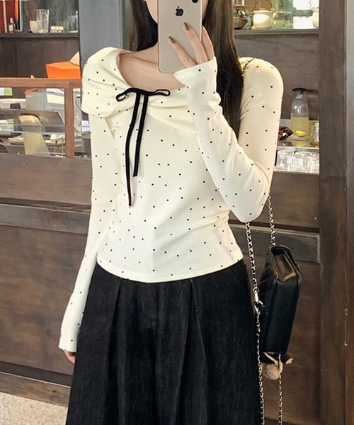 AsheKsha(アシクシャ)の「オフラペル水玉柄リボン付きスリム長袖トップス(Tシャツ/カットソー・レディース・ベージュ・M)」の15枚目の写真
