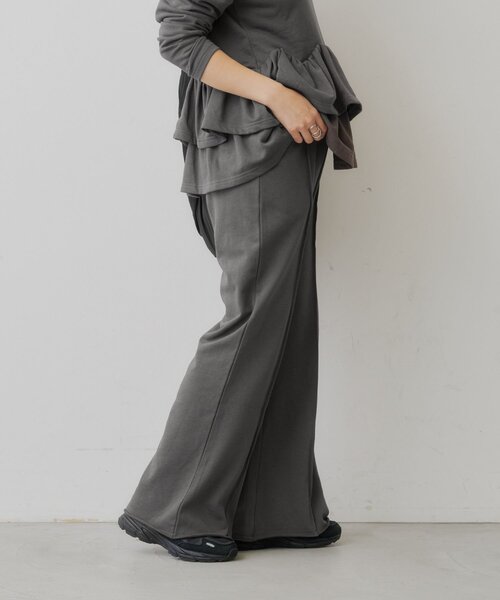 Kastane(カスタネ)の「【KATOMARI企画】EASY FLARE SWEAT PANTS(スウェットパンツ・レディース・グレー/チャコールグレー・0/1)」の4枚目の写真