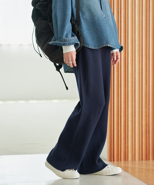 SLOBE IENA(スローブイエナ)の「《WEB限定/シリーズあり/》ウォッシャブルスムースニットパンツ(その他パンツ・レディース・チャコールグレー/ネイビー・FREE)」の2枚目の写真