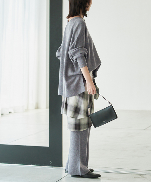 SLOBE IENA(スローブイエナ)の「《WEB限定/シリーズあり/》ウォッシャブルスムースニットパンツ(その他パンツ・レディース・チャコールグレー/ネイビー・FREE)」の11枚目の写真