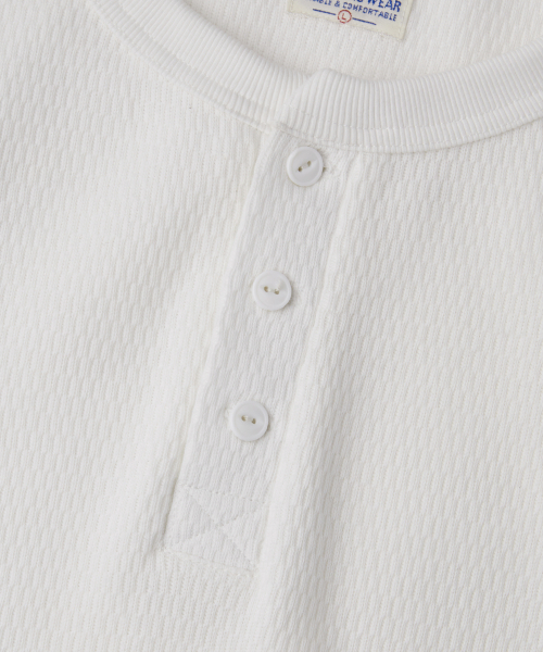 OUTSTANDING(アウトスタンディング)の「THERMAL VINTAGE HENLEY NECK LONG SLEEVE TEE_OFF WHITE(Tシャツ/カットソー・メンズ・その他・MEDIUM/LARGE/X-LARGE)」の4枚目の写真