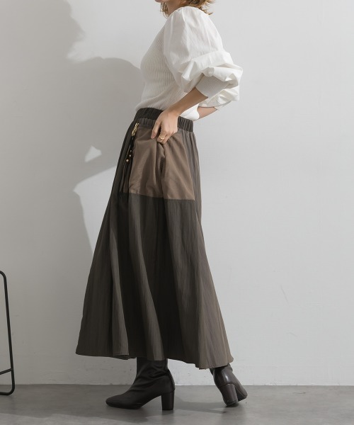 Material(Avenue)(マテリアル)の「【Material】シャドーナイロン チャーム付きメッシュポケット フレア イージー ロング スカート(スカート・レディース・ダークブラウン/テラコッタ/ブラック・FREE)」の5枚目の写真