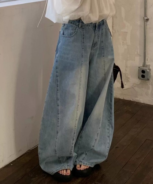 FLINEA(フリネア)の「ワイドデニムパンツ(デニムパンツ・レディース・ブルー・S/M/L)」の1枚目の写真