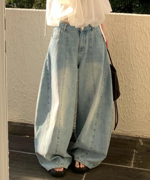 FLINEA(フリネア)の「ワイドデニムパンツ(デニムパンツ・レディース・ブルー・S/M/L)」の3枚目の写真