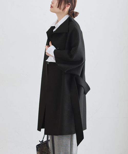 HARRIS WHARF LONDON(ハリスワーフロンドン)の「HARRIS WHARF LONDON 別注 Women kimono mantle pressed wool コート(その他アウター・レディース・ブラック/アイボリー・42)」の21枚目の写真
