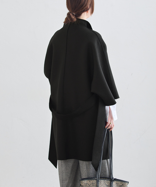 HARRIS WHARF LONDON(ハリスワーフロンドン)の「HARRIS WHARF LONDON 別注 Women kimono mantle pressed wool コート(その他アウター・レディース・ブラック/アイボリー・42)」の22枚目の写真
