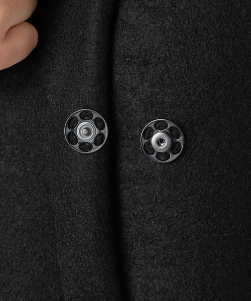 HARRIS WHARF LONDON(ハリスワーフロンドン)の「HARRIS WHARF LONDON 別注 Women kimono mantle pressed wool コート(その他アウター・レディース・ブラック/アイボリー・42)」の10枚目の写真