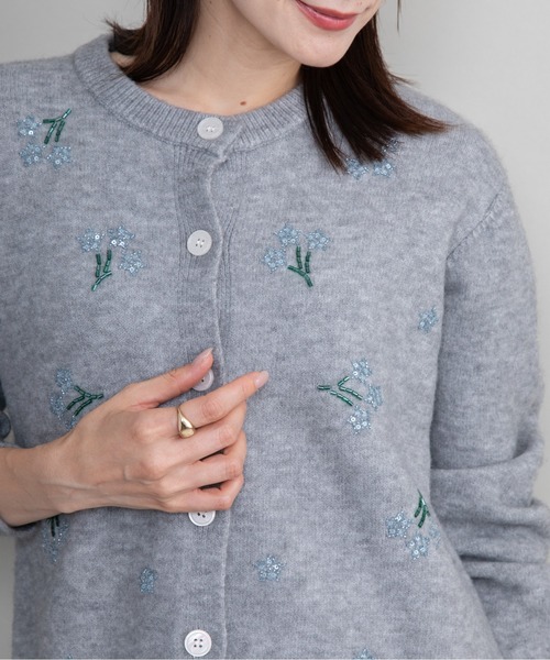 lodie(ロディ)の「ビーズ刺繍ニットカーデ(カーディガン/ボレロ・レディース・ブラック/グレー/アイボリー・FREE)」の8枚目の写真