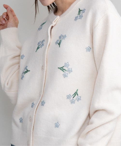 lodie(ロディ)の「ビーズ刺繍ニットカーデ(カーディガン/ボレロ・レディース・ブラック/グレー/アイボリー・FREE)」の14枚目の写真