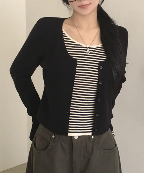 VIVID LADY(ビビッドレディー)の「ボーダーレイヤード カーディガン風 プルオーバー ニットトップス(ニット/セーター・レディース・ブラック/ワイン/ダークブラウン・FREE)」の2枚目の写真
