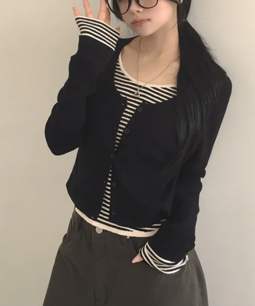VIVID LADY(ビビッドレディー)の「ボーダーレイヤード カーディガン風 プルオーバー ニットトップス(ニット/セーター・レディース・ブラック/ワイン/ダークブラウン・FREE)」の6枚目の写真
