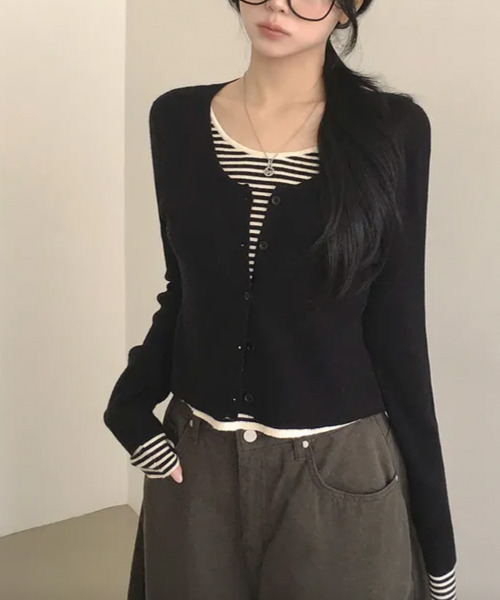 VIVID LADY(ビビッドレディー)の「ボーダーレイヤード カーディガン風 プルオーバー ニットトップス(ニット/セーター・レディース・ブラック/ワイン/ダークブラウン・FREE)」の8枚目の写真