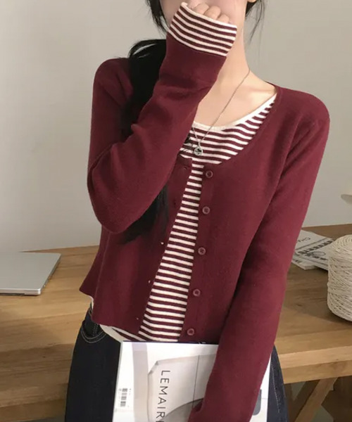 VIVID LADY(ビビッドレディー)の「ボーダーレイヤード カーディガン風 プルオーバー ニットトップス(ニット/セーター・レディース・ブラック/ワイン/ダークブラウン・FREE)」の21枚目の写真