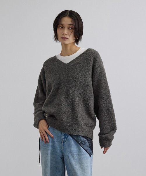 SALON adam et rope'（サロン アダム エ ロペ）の「【WEB限定】ループヤーンVネックプルオーバー（ニット/セーター・レディース・オフホワイト/チャコールグレー・FREE）」の5枚目の写真