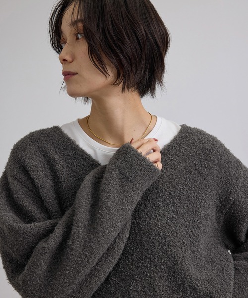 SALON adam et rope'（サロン アダム エ ロペ）の「【WEB限定】ループヤーンVネックプルオーバー（ニット/セーター・レディース・オフホワイト/チャコールグレー・FREE）」の8枚目の写真