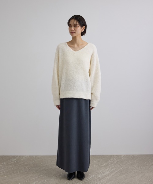 SALON adam et rope'（サロン アダム エ ロペ）の「【WEB限定】ループヤーンVネックプルオーバー（ニット/セーター・レディース・オフホワイト/チャコールグレー・FREE）」の13枚目の写真